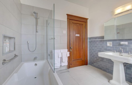 Haute-Ville Bed & Breakfast | Discover Le Widor: A Guest Favorite with Family Amenities