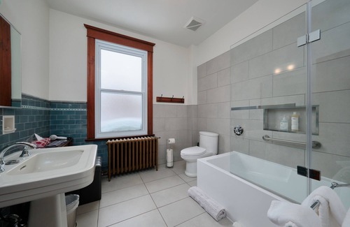 Haute-Ville Bed & Breakfast | Discover Le Widor: A Guest Favorite with Family Amenities
