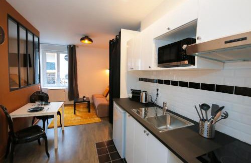 Saint-Roch - Badouillere - Chavanelle Apartment | Chic Stay at Le Zèbre: Pet-Friendly with Breakfast Included