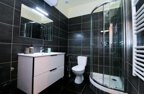 Saint-Roch - Badouillere - Chavanelle Apartment | Chic Stay at Le Zèbre: Pet-Friendly with Breakfast Included