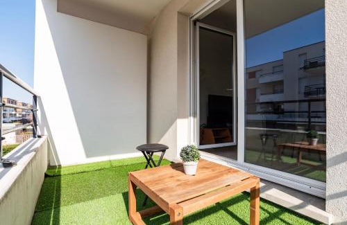 Poteries Apartment | Convenient Stay at Le Zénith - Private Parking & WIFI