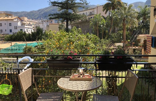 Sorrento City Centre Apartment | Relaxing Le Zagare Apartment: 2 Bedrooms Near City Escape