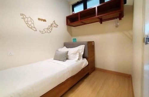 Kuantan Apartment | Inviting le Zamimi's Suite at Timurbay with Pool & Hot Tub