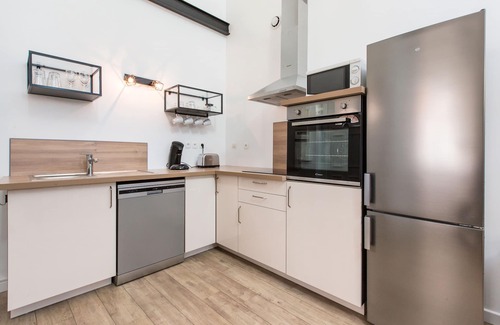 Tourcoing Apartment | Relaxing Retreat at Le Zen with Massage Chair & Kitchen