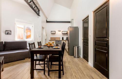 Tourcoing Apartment | Relax at Le ZEN: Family & Pet Friendly Retreat Awaits