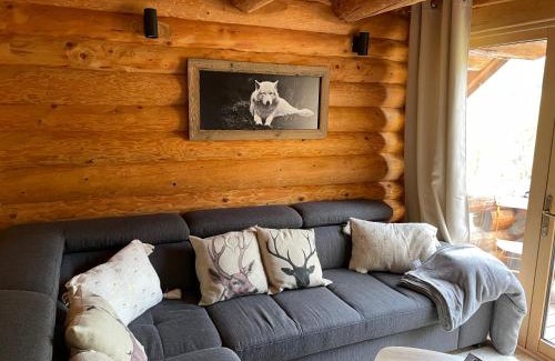 Allos Ski Chalet | Discover Le ZEN: Pet-Friendly Retreat with 9.8/10 Rating