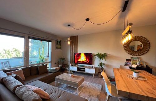 Fontaine-Bayonne-Cartoucherie Apartment | Discover Le Zenith: Bright & Welcoming Stay with Pets Allowed