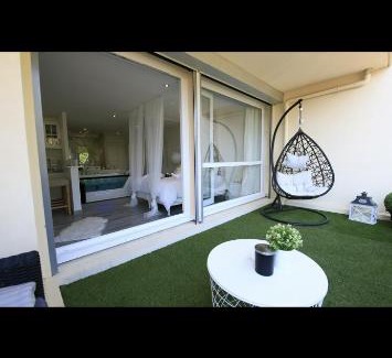 Talant Apartment | Explore Unique Stays at Le20B - Your Getaway Awaits