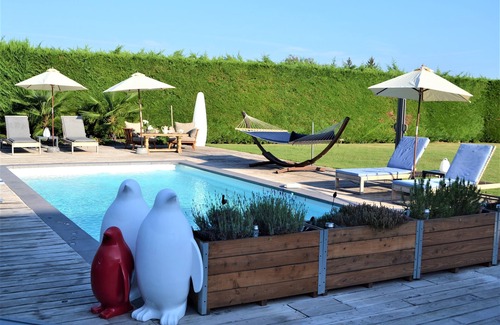 Wickerschwihr Cottage | Relaxing Gite Amelie Colmar with Heated Pool & Spa