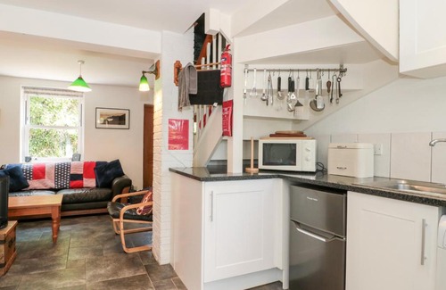 Eype House | Welcoming Lea Cottage: 4-Star Pet and Child Friendly Retreat