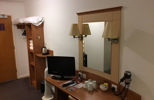 Whitestake Hotel | Lea Gate: Family-Friendly Stay with On-Site Dining