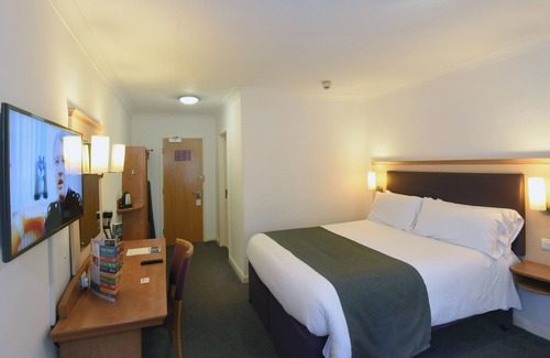 Whitestake Hotel | Lea Gate: Family-Friendly Stay with On-Site Dining