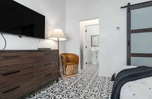 Mason Apartment | Top Rated Lea Lou Lodge with Kitchen & Pet-Friendly Perks