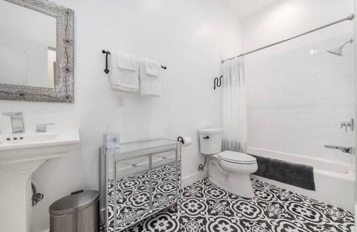 Mason Apartment | Pet-Friendly Lea Lou Lodge #3: Rated 9.2 for Families
