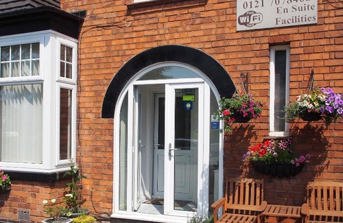 Olton Bed & Breakfast | Welcoming Leaded Light Guest House - Wheelchair Accessible Stay