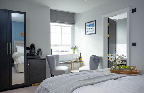 Brixham Hotel | Exceptional Stay at Leader Maritime Suites in Brixham