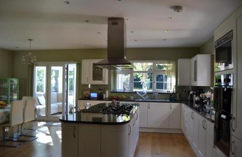 Northwood Bed & Breakfast | Elegant Leafy Suburban Bed and Breakfast - Guest Rated 8.8