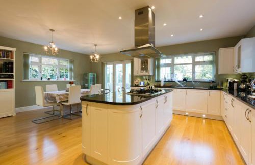 Northwood Bed & Breakfast | Elegant Leafy Suburban Bed and Breakfast - Guest Rated 8.8