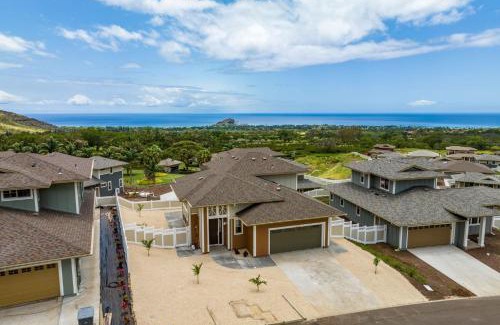 Makaha Valley House | Unforgettable Ocean Mountain Views at Lealea by AvantStay