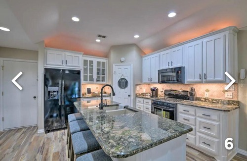Granbury House | Welcoming Stay at Leaping Toad Ranch with Family-Friendly Fun