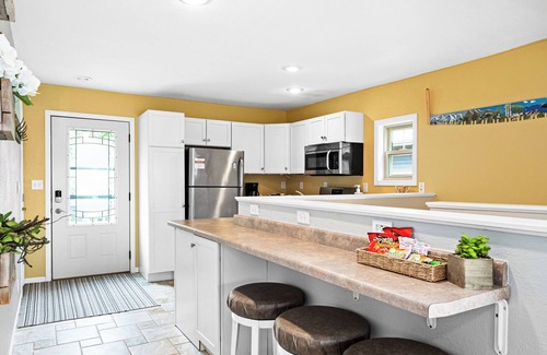 Duluth House | Escape to a Lakefront Retreat at Fish Lake - 10/10 Rated