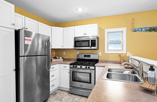 Duluth House | Escape to a Lakefront Retreat at Fish Lake - 10/10 Rated