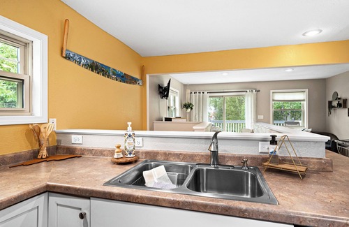 Duluth House | Escape to a Lakefront Retreat at Fish Lake - 10/10 Rated
