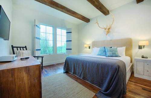 Ingram Resort | Relax and Unwind: Exceptional Stay with Spa & Pool Access