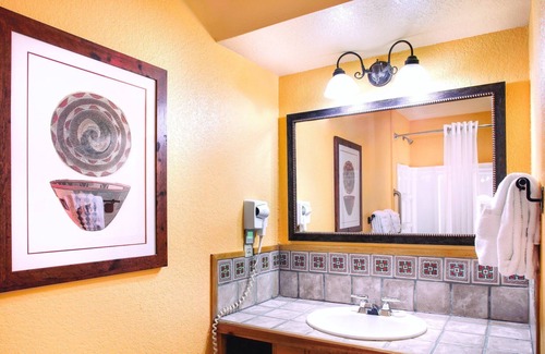 Red River Resort | Relax and Unwind: Guest Rated 10/10 with Pool & Spa