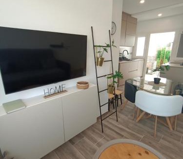 Facinas Apartment | Family-Friendly Stay at Lebana Plaza Darío with 9.8 Rating