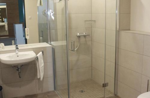 Oststadt/Stadtfeld Apartment | Experience Leben wie im Hotel by Helios: Family-Friendly Stay