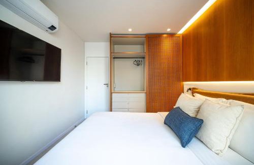 Leblon Apartment | Leblon - Av. Ataulfo de Paiva | Recém reformado, no coração do Leblon