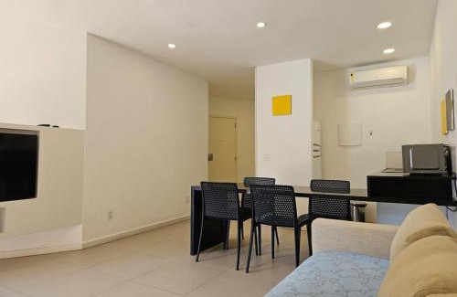 Nova Nazare Apartment | Leblon Ocean 47 to 100 meters from Leblon beach