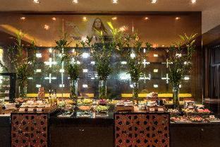 Bang Rak Hotel | Experience Unmatched Luxury at lebua at State Tower