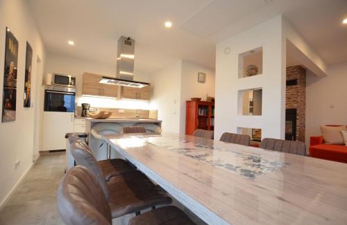 Lechbruck Apartment | Family-Friendly Retreat at Lechbruck am See - DAS STEINHÄUBL
