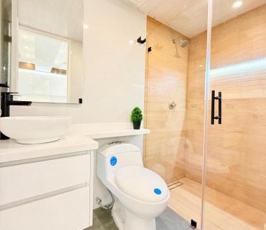 Lecheria Apartment | Lecheria Oceanfront Escape - Pool, View & Relax