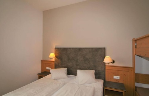 Stumm Apartment | Discover Lechners Wohnwelt: Pool, Spa & Lake Views