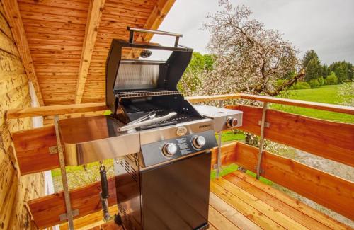 Prem Apartment | Pet-Friendly Getaway at Lechwiese - Rated 9.2 by Guests