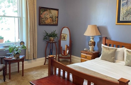 Leconfield Bed & Breakfast | Experience Heritage at Leconfield House in Pokolbin
