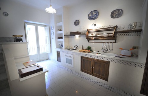 Pietraperzia House | Discover Leda Palace: Family-Friendly Stay in Sicily