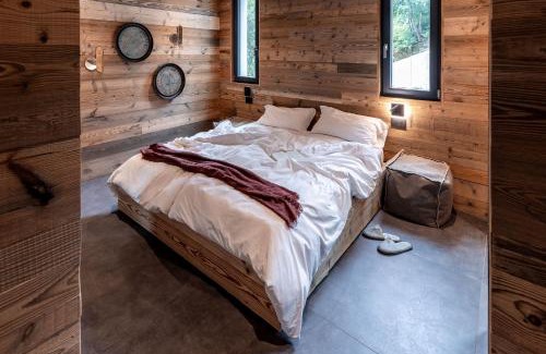 Pieve di Ledro Apartment | Experience Comfort at Ledarix Charm Chalet with Hot Tub