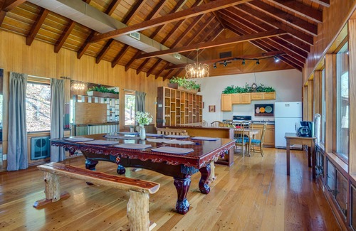 Burkesville House | Idyllic Ledge Lodge Getaway: Pool, Views & Pet Friendly!