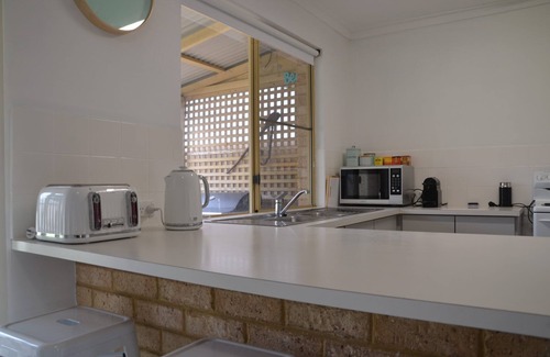 Ledge Point House | Family-Friendly Accommodation Steps from the Ocean