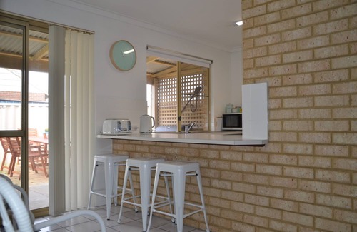 Ledge Point House | Family-Friendly Accommodation Steps from the Ocean