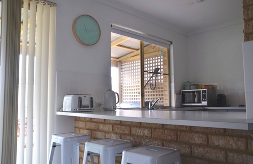 Ledge Point House | Family-Friendly Accommodation Steps from the Ocean