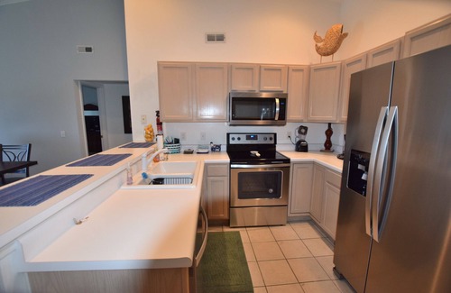 Osage Beach Condo | Inviting Lake View Condo: 3 Bed, Pool & Breakfast Included