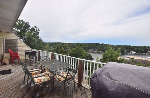 Osage Beach Condo | Inviting Lake View Condo: 3 Bed, Pool & Breakfast Included