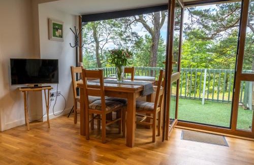 Linlithgow House | Family-Friendly Retreat at Ledi with Hot Tub & Top Ratings