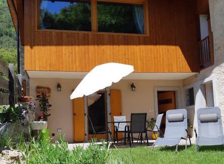 Mezzolago Apartment | Idyllic Ledro Nest: Family-Friendly Retreat with Top Ratings