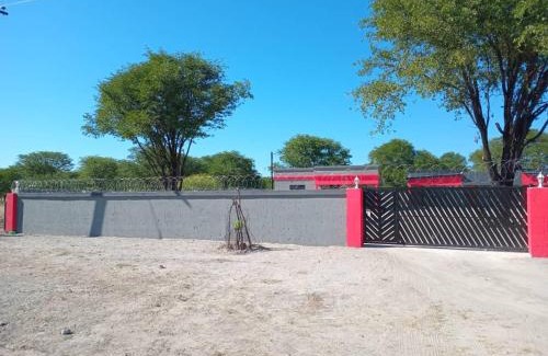 Maun House | Ledu's Get-Away Nest